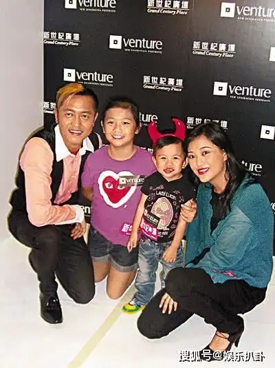 前男友56岁还很帅气,26岁嫁大5岁老公息影,49岁素颜很美_刘小慧