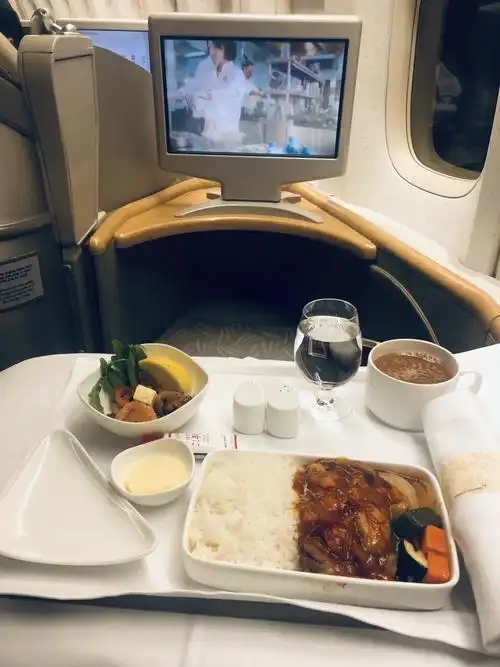 第一次追747-400 23年老飞机头等舱