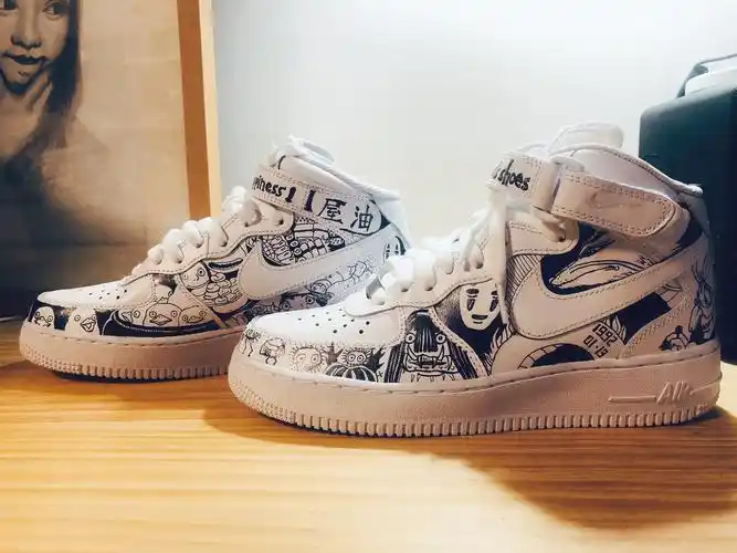 耐克空军一号手绘(千与千寻)涂鸦