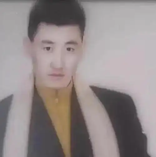 1998年长春黑老大梁旭东身穿警服被抓扬言两个月就能出去