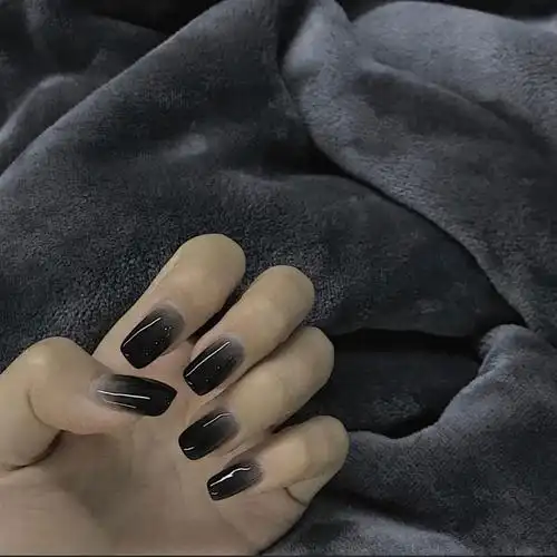 初识美甲手工定制的优惠券大全—新款纯色欧美暗黑系渐变显白美甲假