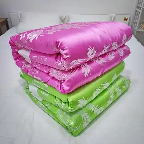 邯郸地区的淘宝集市"易眠坊",所属主分类"床上用品",子分类"被子/被