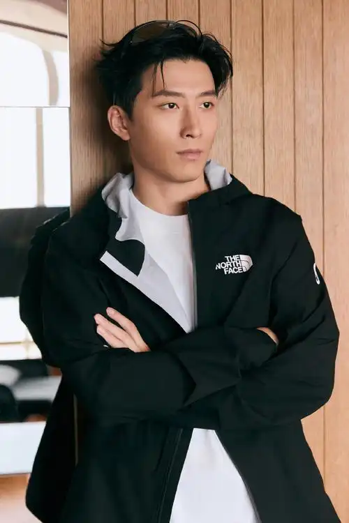 窦骁96豆豆这炙热的初恋感好顶!