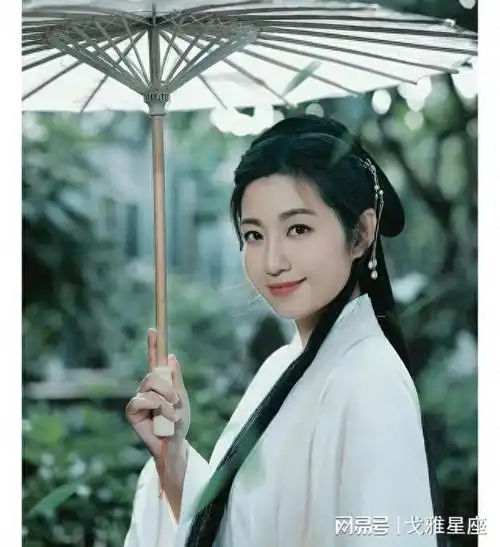 陈自瑶直言直播带货没时间拍剧理性的自我选择