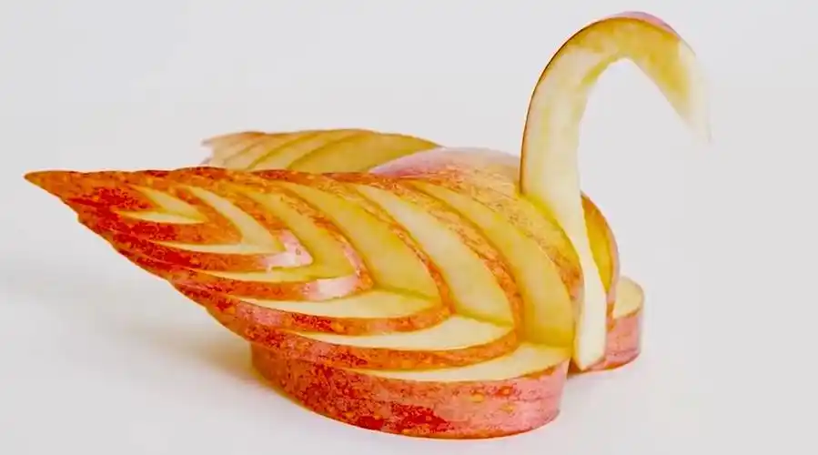 今天给大家分享一个苹果的创意切法,做出来的花样超可爱