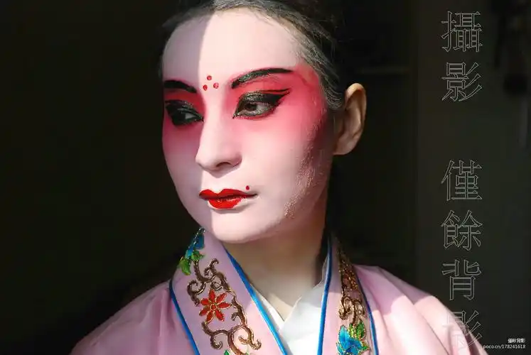 2015年9月04日 浏览:4513评论:1点赞:1 tag:美女,油彩,川剧,化妆,戏曲