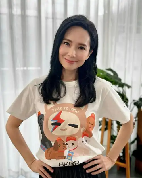 港姐冠军郭羡妮情人节晒幸福,与农村出身老公甜蜜照,爱无惧差距