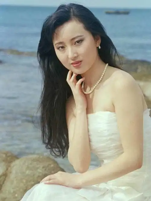 陈晓旭为什么要出家从红极一时到剃发出家