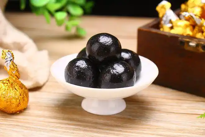 蜜丸多在北方使用,南方天气潮湿,蜜丸不易保存,常制成水蜜丸.