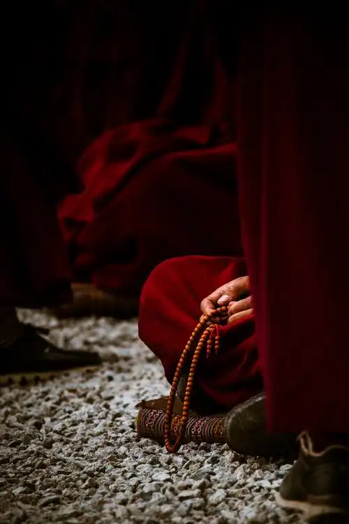 打坐行脚,历历如恒.一念在握,万古长空.