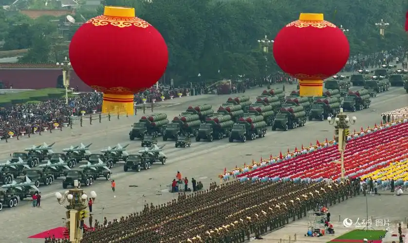 1999年中华人民共和国国庆50周年阅兵--图片频道--人民网