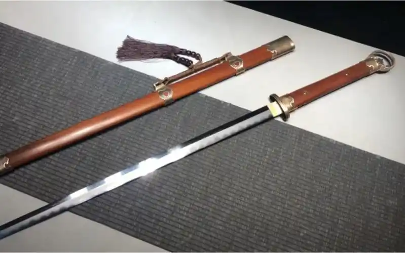 宽刃百炼花纹钢烧刃研磨铜装环首唐横刀