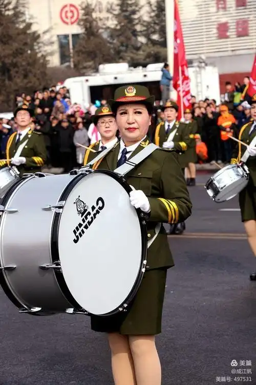 女中豪杰 长治骄傲 潞州区丽影女子军乐团风采
