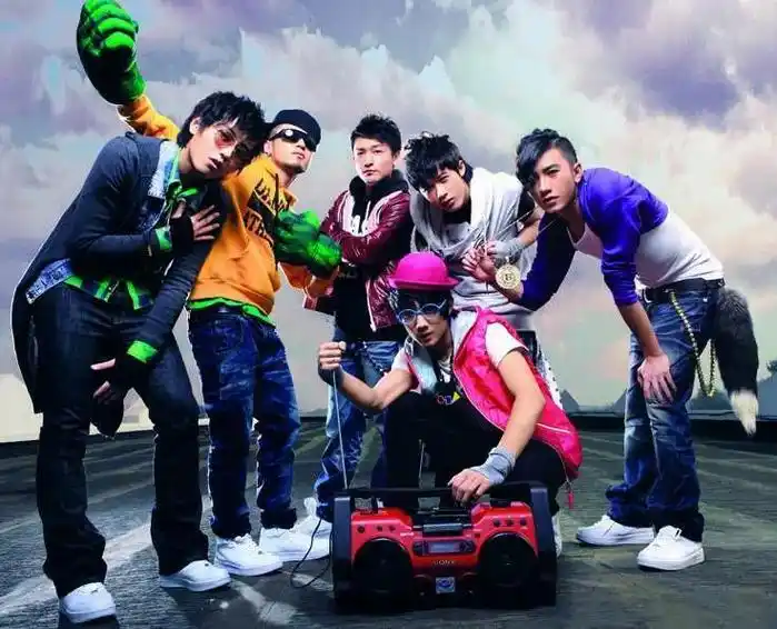 mic男团合照.#mic男团 考古到怂团早期的一些合照 "你 - 抖音