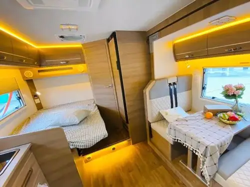 旌航jh-ii-1侧拓展c型房车内部图片