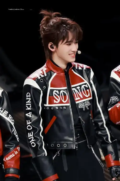 叁重楼暨出道四周年演唱会##时代少年团演唱会##宋亚轩楼外楼演唱会