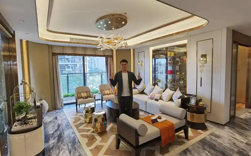 中山大平层豪宅181平方配9米弧形大阳台带空中庭院的房子你见过吗