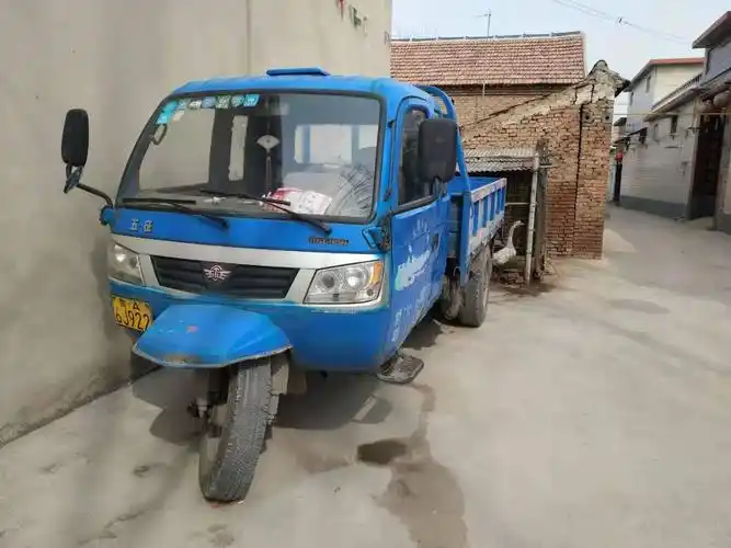 出售个人五征多缸发动机480三轮车车况良好没怎么