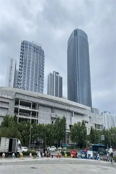 首页济南中垠广场总共几栋楼