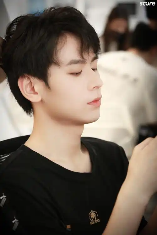 王者世冠定妆照##2021王者荣耀世冠