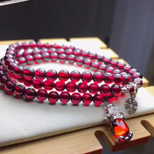 5毫米酒红石榴石手链 红润通透 美容养颜 调理气血 925银配饰