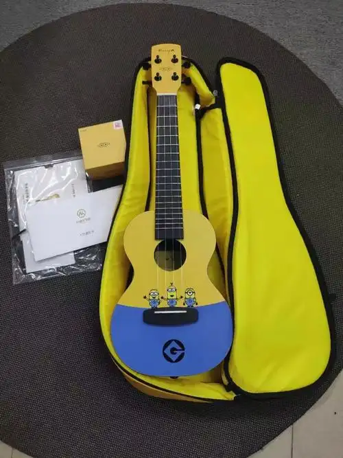 恩雅小黄人尤克里里,大量现货,秒发#恩雅  #乐器  #尤克里里  #自学