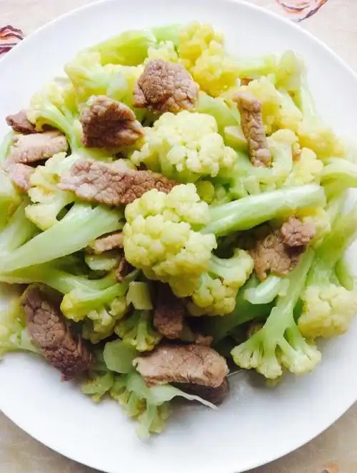 花菜炒肉片