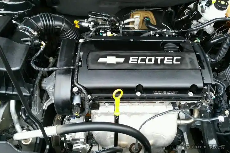 雪佛兰科鲁兹发动机特写