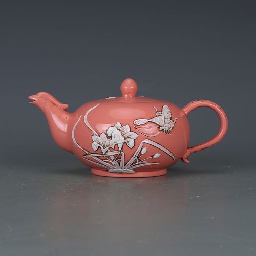 民国王炳荣红釉雕刻蝶恋花执壶 仿古瓷器古董古玩收藏品