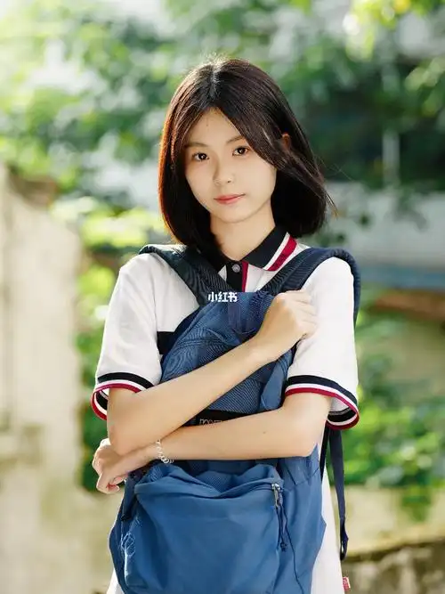 校园  #女高中生  #短发  #抓学生拍照