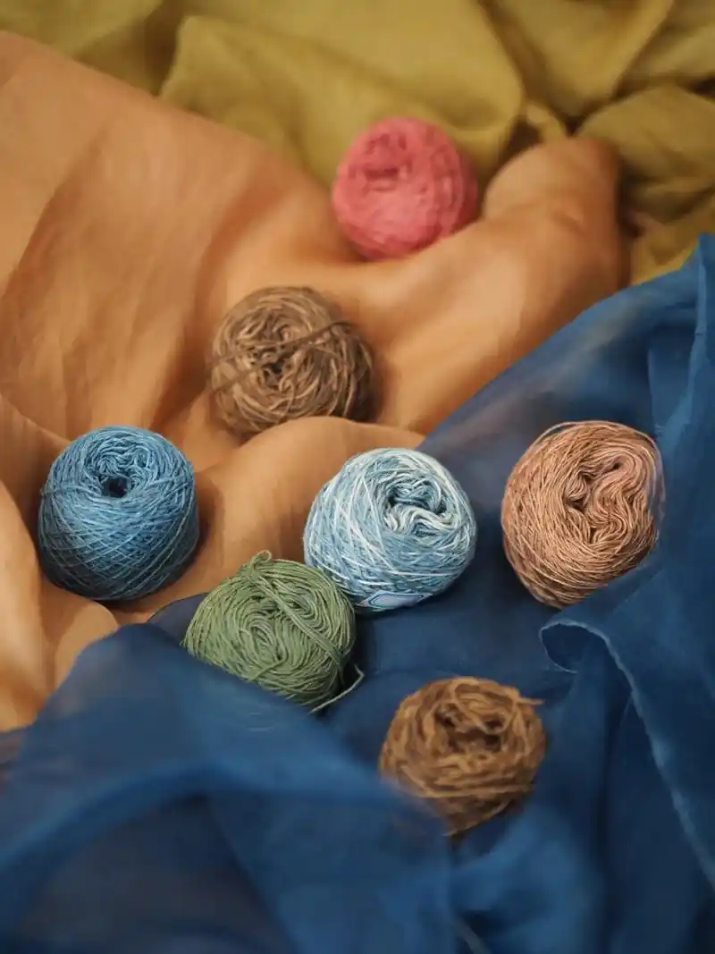 秋天的感觉来了#中国传统色 #草木染 #手工  - 抖音