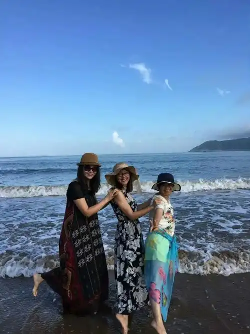 三姐妹合影一张～从矮到高～我愤怒因为我又高又胖