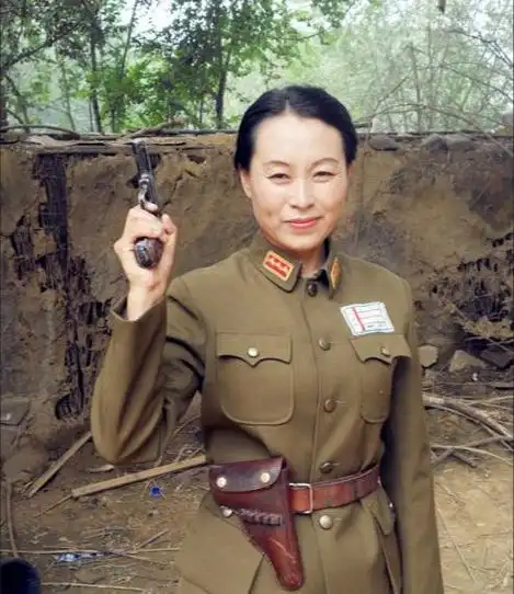 臭名昭著的女匪首韦秀英曾是军长夫人建国后下场如何