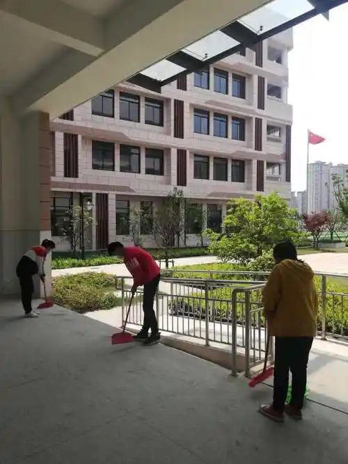 美好校园,从劳动开始——合肥38中教育集团东校开展五一劳动实践活动