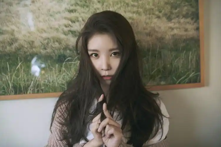 raina吴艺琳隶属哪个女团成员为何评价她是新鲜且拥有不可替代存在