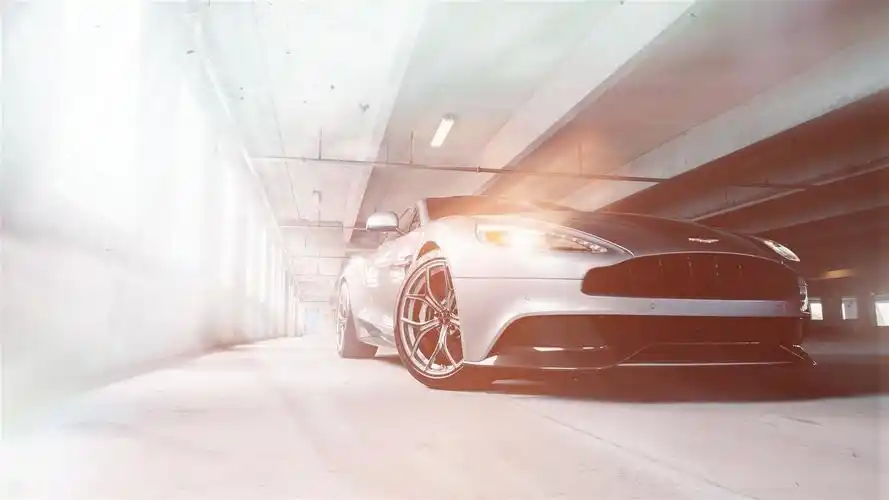 阿斯顿·马丁的vanquish银色轿车前视图 壁纸 下载 1600x900 阿斯顿