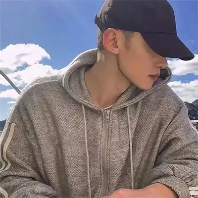 帅哥,女生的反抗值简直为零,所以在高冷帅气高颜值的优质真人男头合集