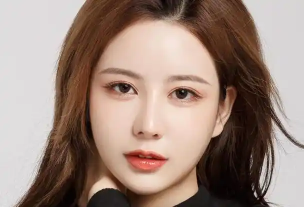 但是又不想成为千篇一律的网红脸,如何让自己拥有具有辨识度的高级脸