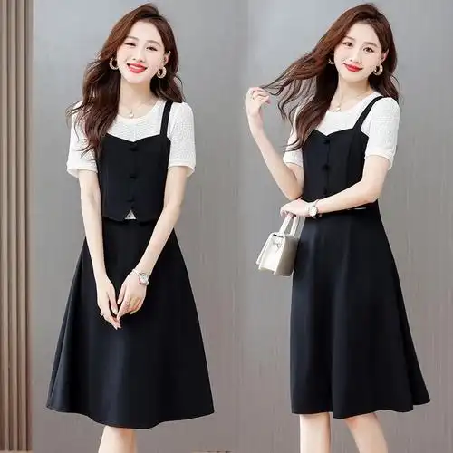 背带连衣裙夏装2024今年流行新款时尚女装洋气质减龄假两件套裙