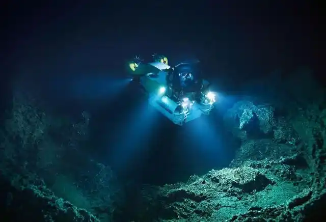 探索万米深海我们发现了什么