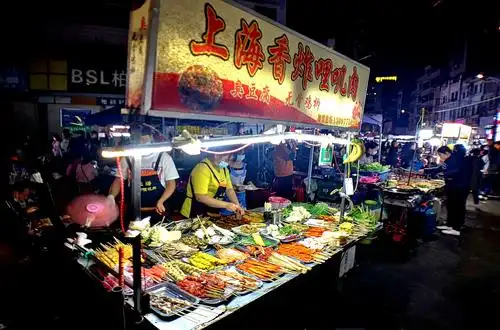 今天的开卷语:玉林夜市街(二)