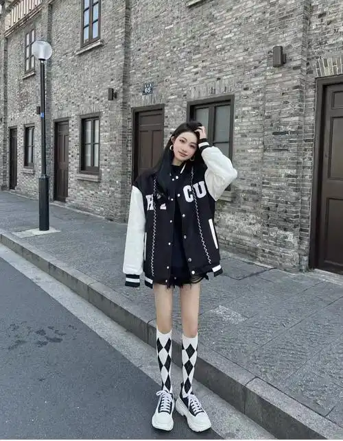 棒球服搭配穿什么好看女孩棒球服搭配图片