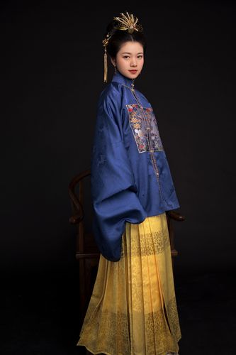 明堂松鼠襻葡原创品牌织金传统马面裙汉服女量身汉服