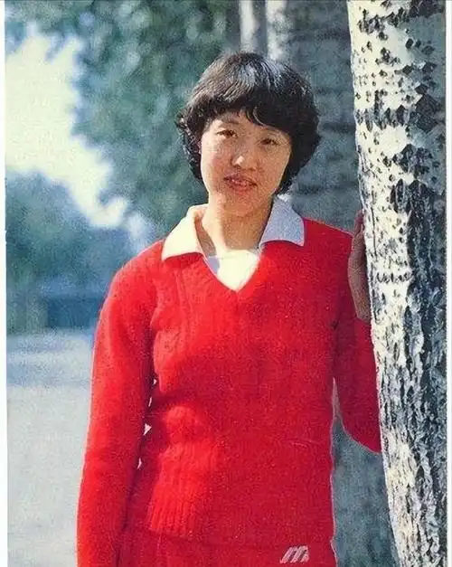 张蓉芳:悲壮的排球生涯有泪水,因丈夫胡进遭到非议