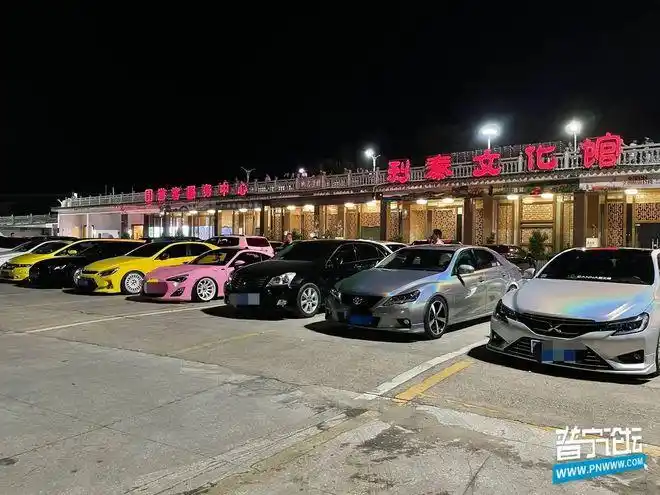 普宁交警在大南山利泰文化广场开展摩电安全宣传活动