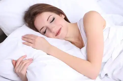 避免隐私部位出现细菌很多女性朋友可能思想比较保守,其实在睡觉的