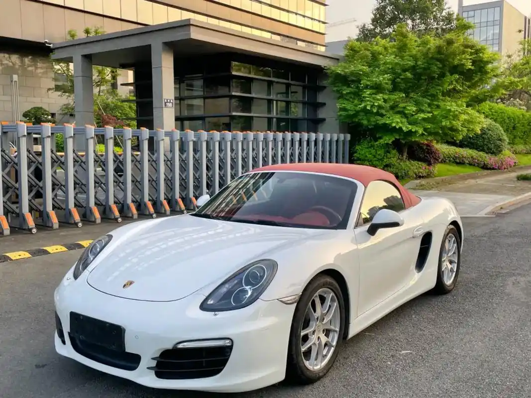 保时捷boxster718敞篷 白红 售价3 - 抖音