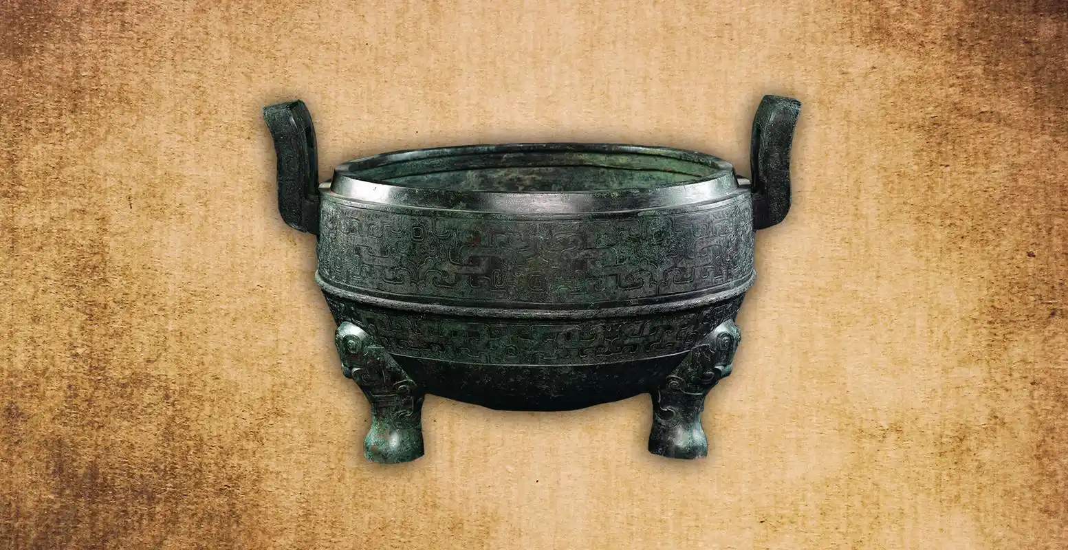 秦青铜鼎;出土于k9901陪葬坑,上面刻着精美的纹饰,重达212千克,专家