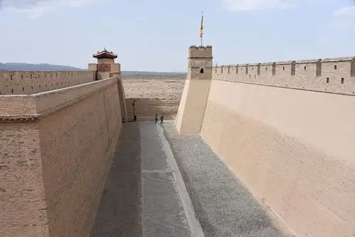 【携程攻略】嘉峪关角楼和敌楼景点,内城四角有角楼,也叫"戍楼",形如