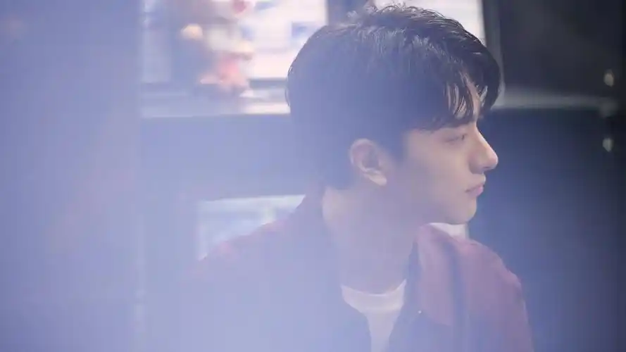 暖萌大男孩林一,高清壁纸图片,大陆明星-回车桌面